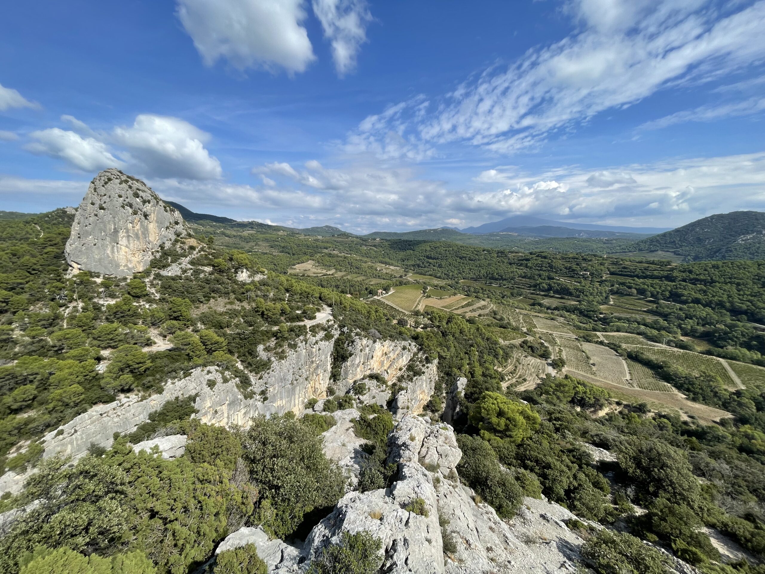 10 walks around the Dentelles de Montmirail