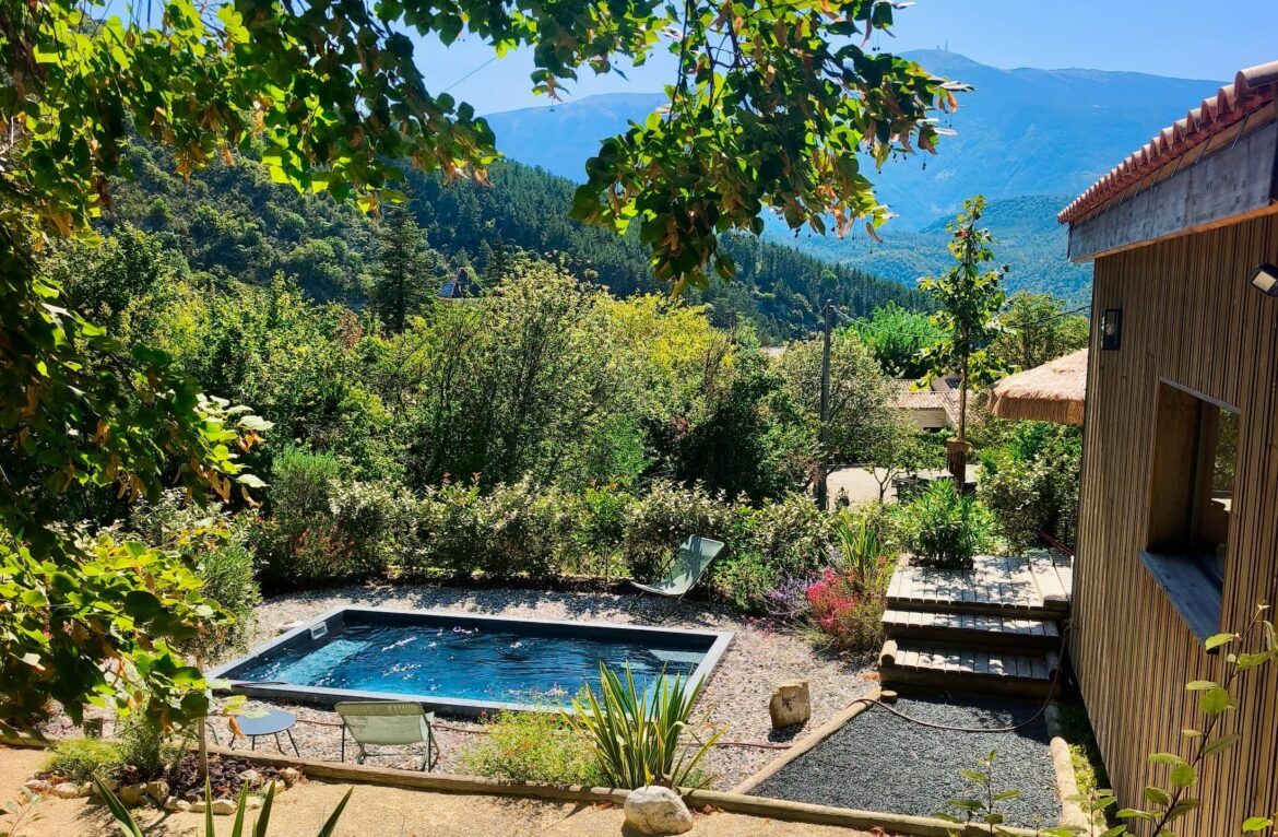 Holzhütte mit eigener Terrasse, ungewöhnliche Unterkunft in den provenzalischen Baronnies, Lodge des Baronnies II in Plaisians
